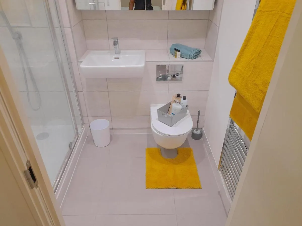Two Bedroom Near Southall Station! London 0*,  United Kingdom