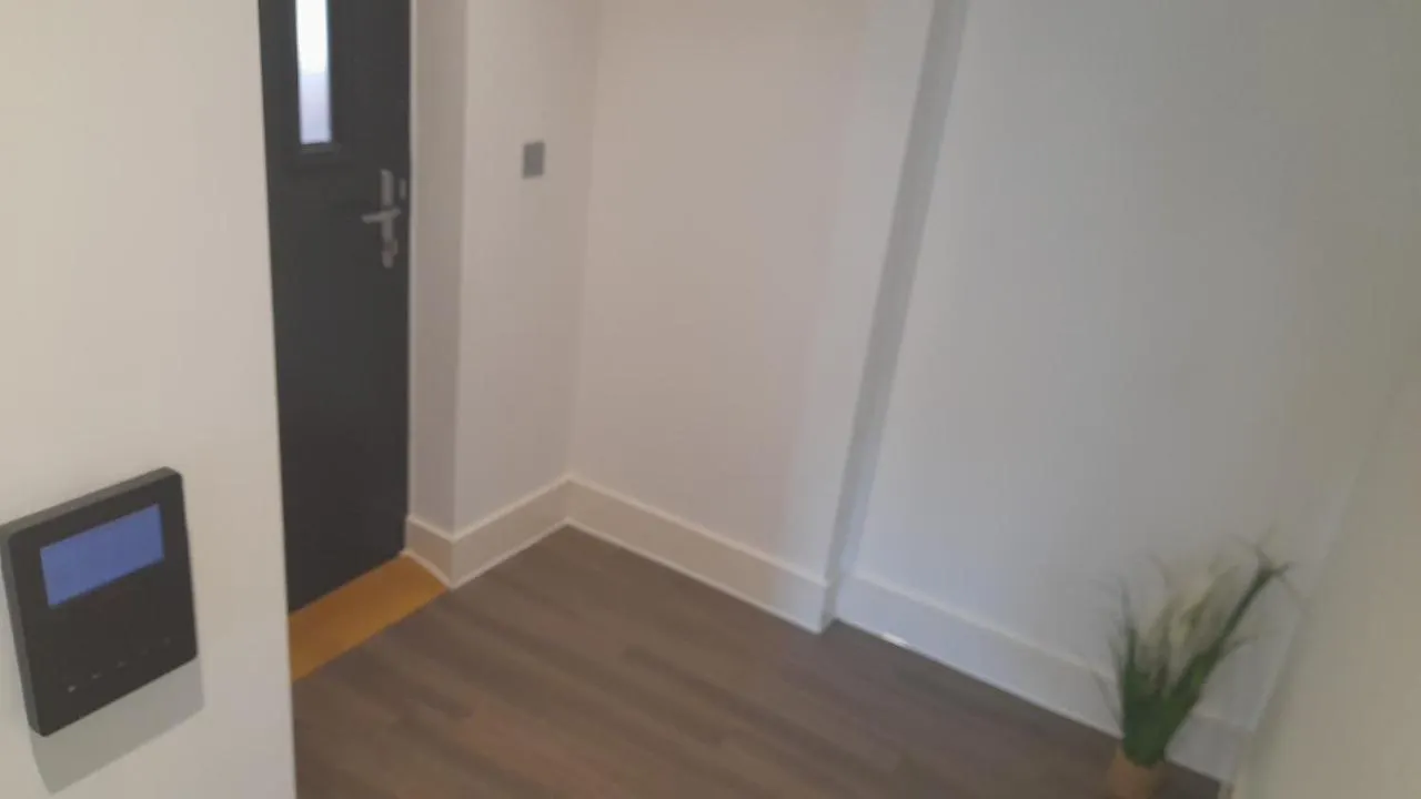Two Bedroom Near Southall Station! London Apartment